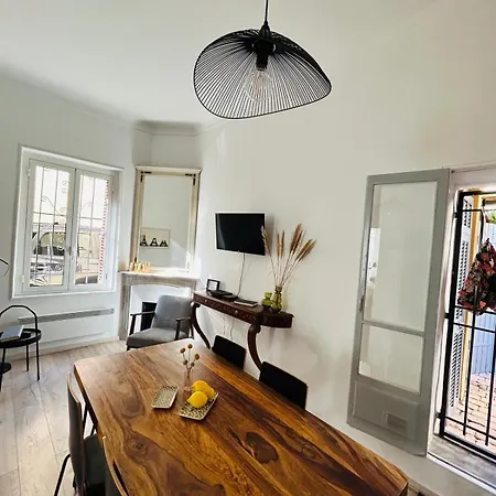 Charmante 3 Zimmer, Stadtwohnung Apartman Menton