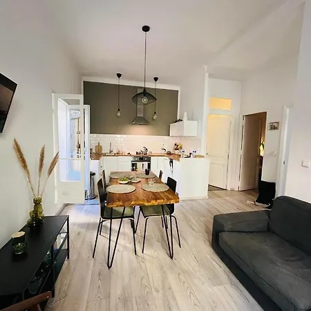 Charmante 3 Zimmer, Stadtwohnung Apartment